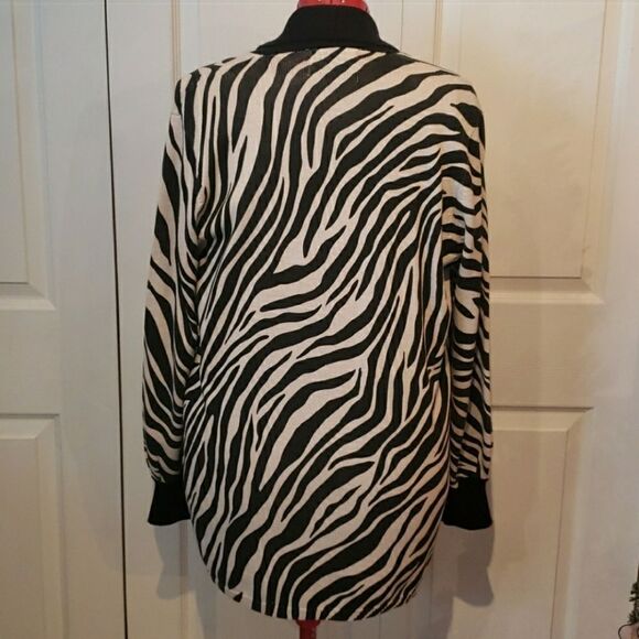 SIDEFFECTS Black n White Zebra Striped Open-faced Cardigan Sweater - Picture 2 of 5